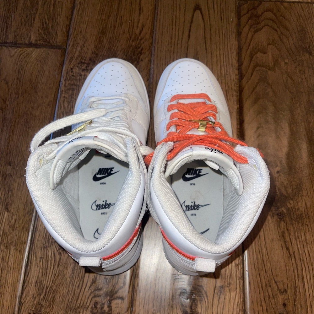 Nike Dunks - Picture 7 of 7
